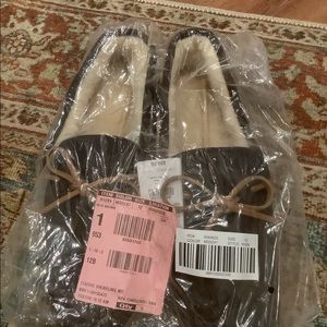 Brand new Men’s J Crew suede and fleece moccasin slippers 12